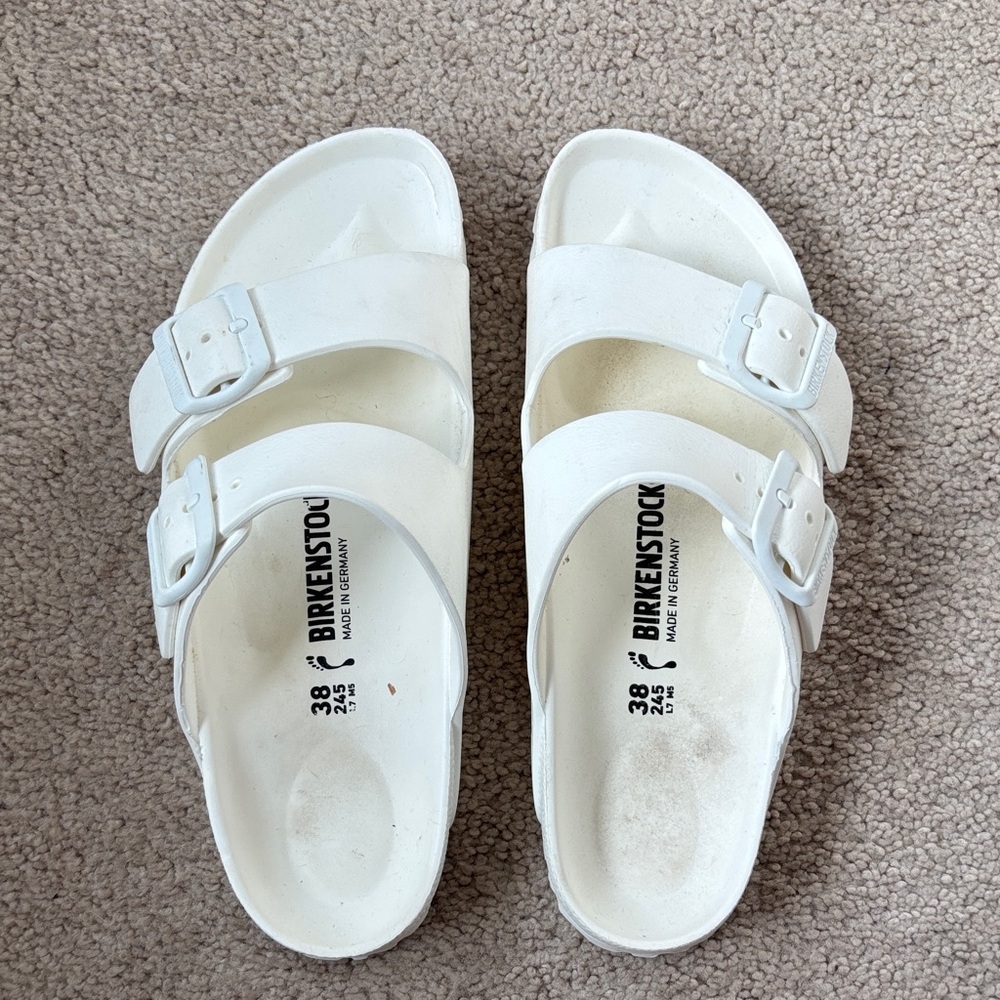 Birkenstock Classic White Sandals 🤍